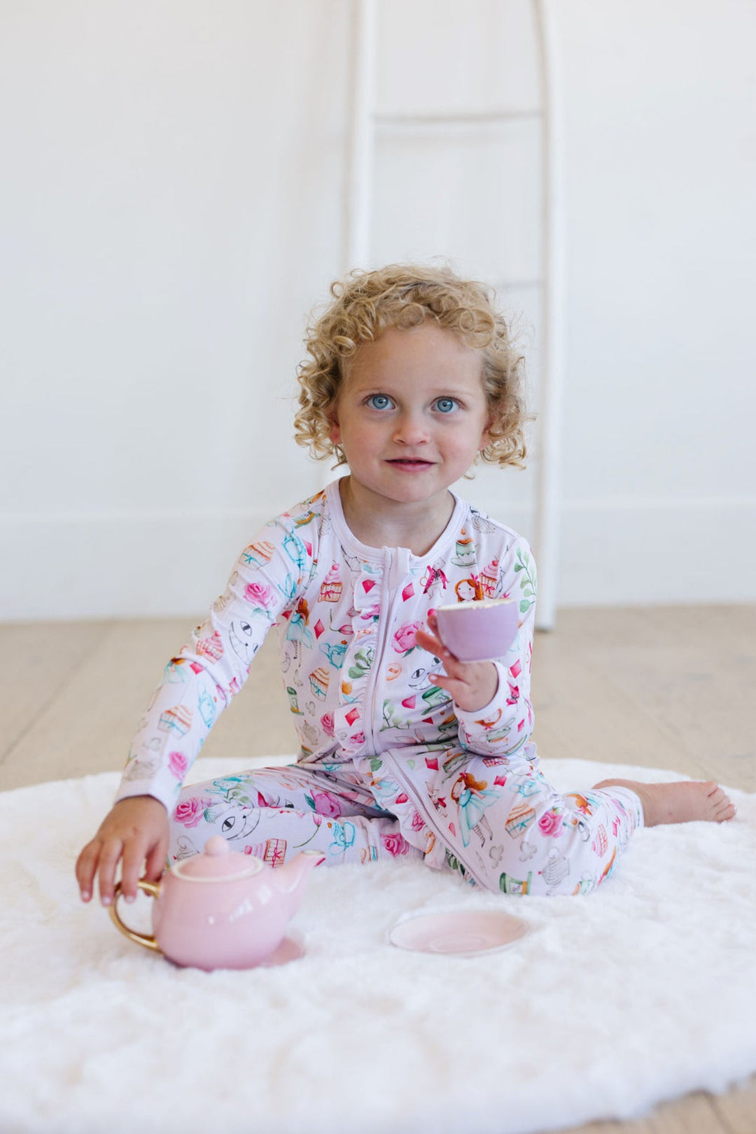 Alice in Wonderland - Zip-Up Convertible Bamboo Pajamas