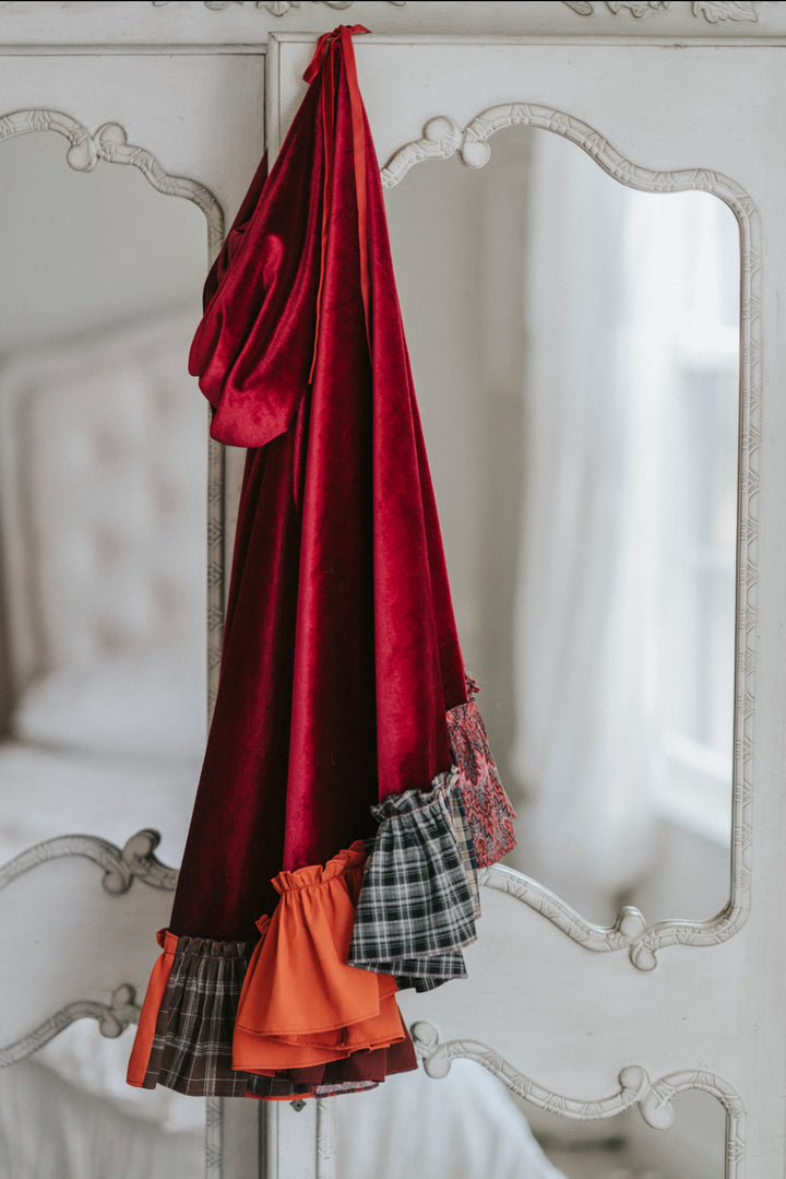 Kids Mary Sanderson red witch cape – Sanderson sisters Halloween costume collection