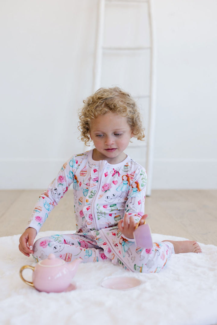 Alice in Wonderland - Zip-Up Convertible Bamboo Pajamas