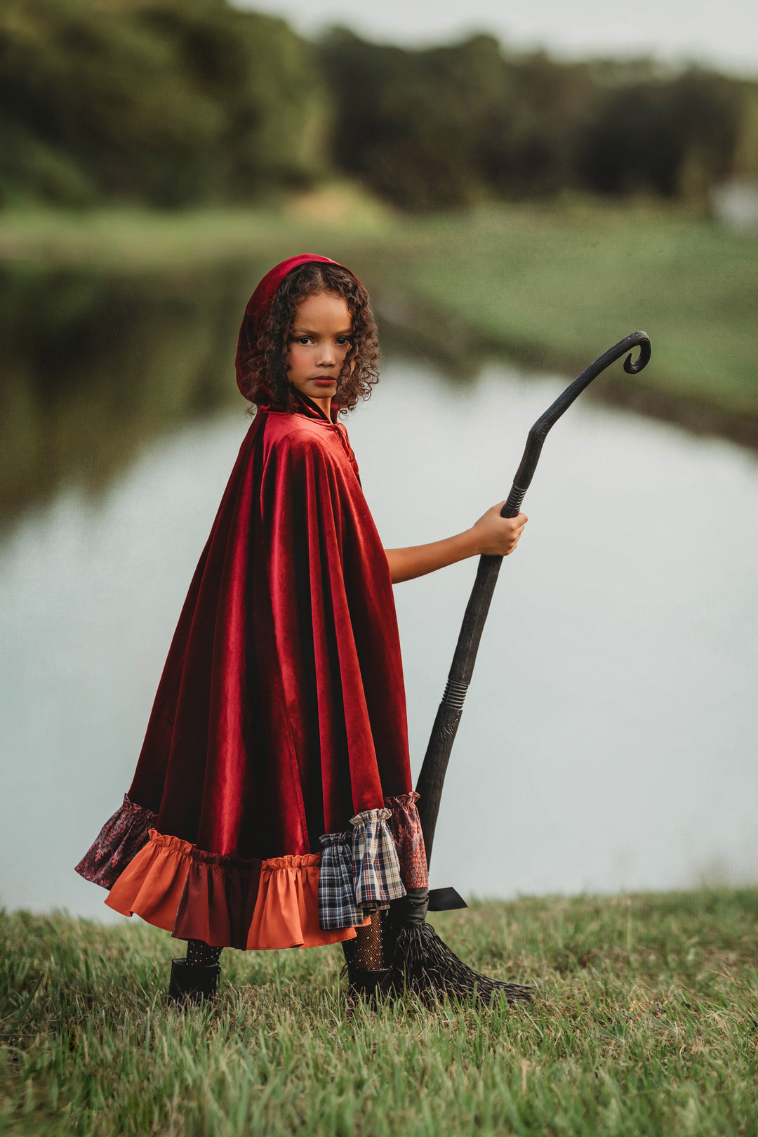 Hocus Pocus Mary Sanderson red witch cape for kids Halloween costume