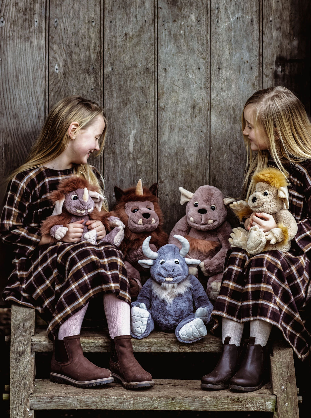 Cobblestone Giant Plush | Charlie Bears