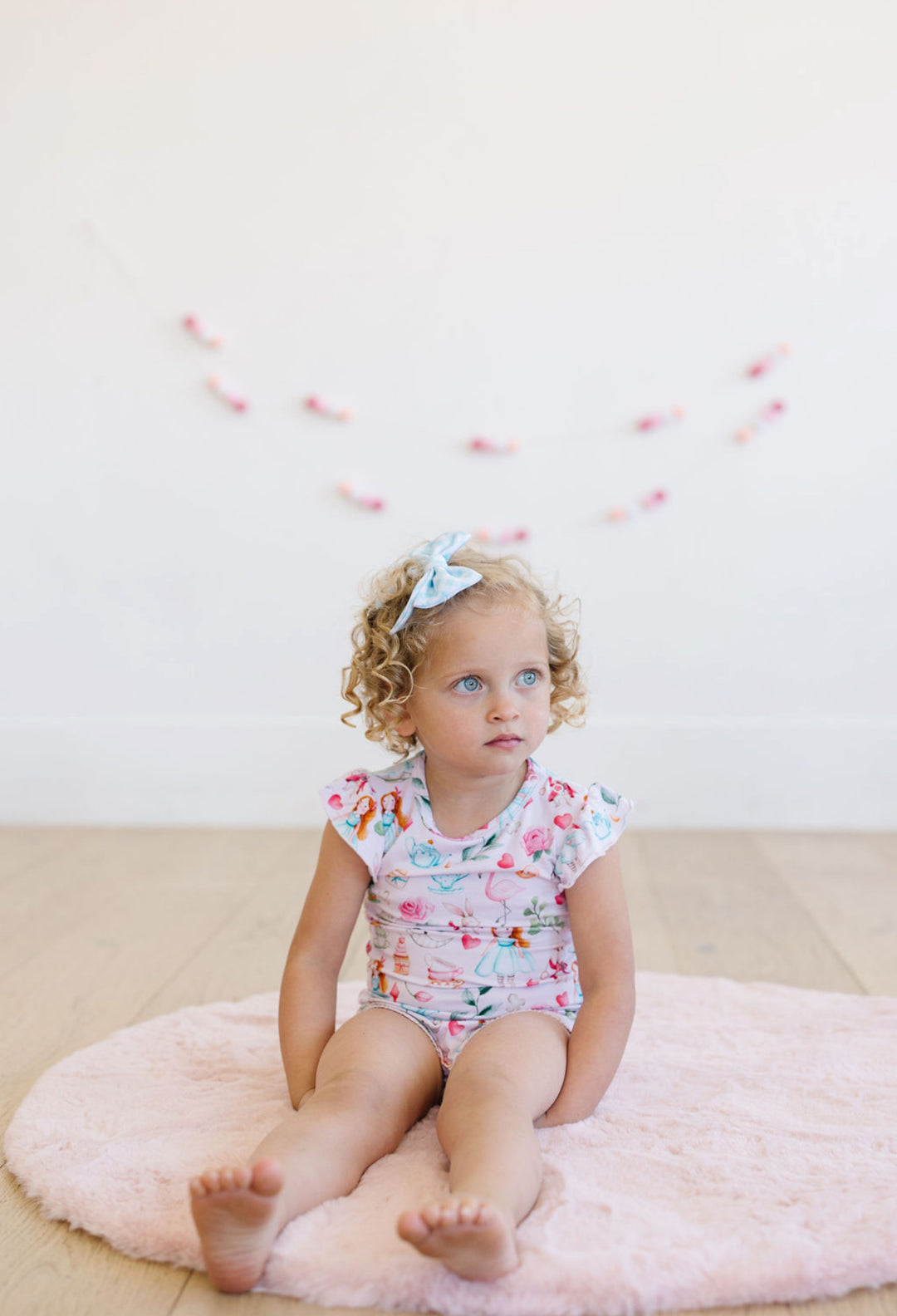 Alice in Wonderland - Ruffle Sleeve Bodysuit