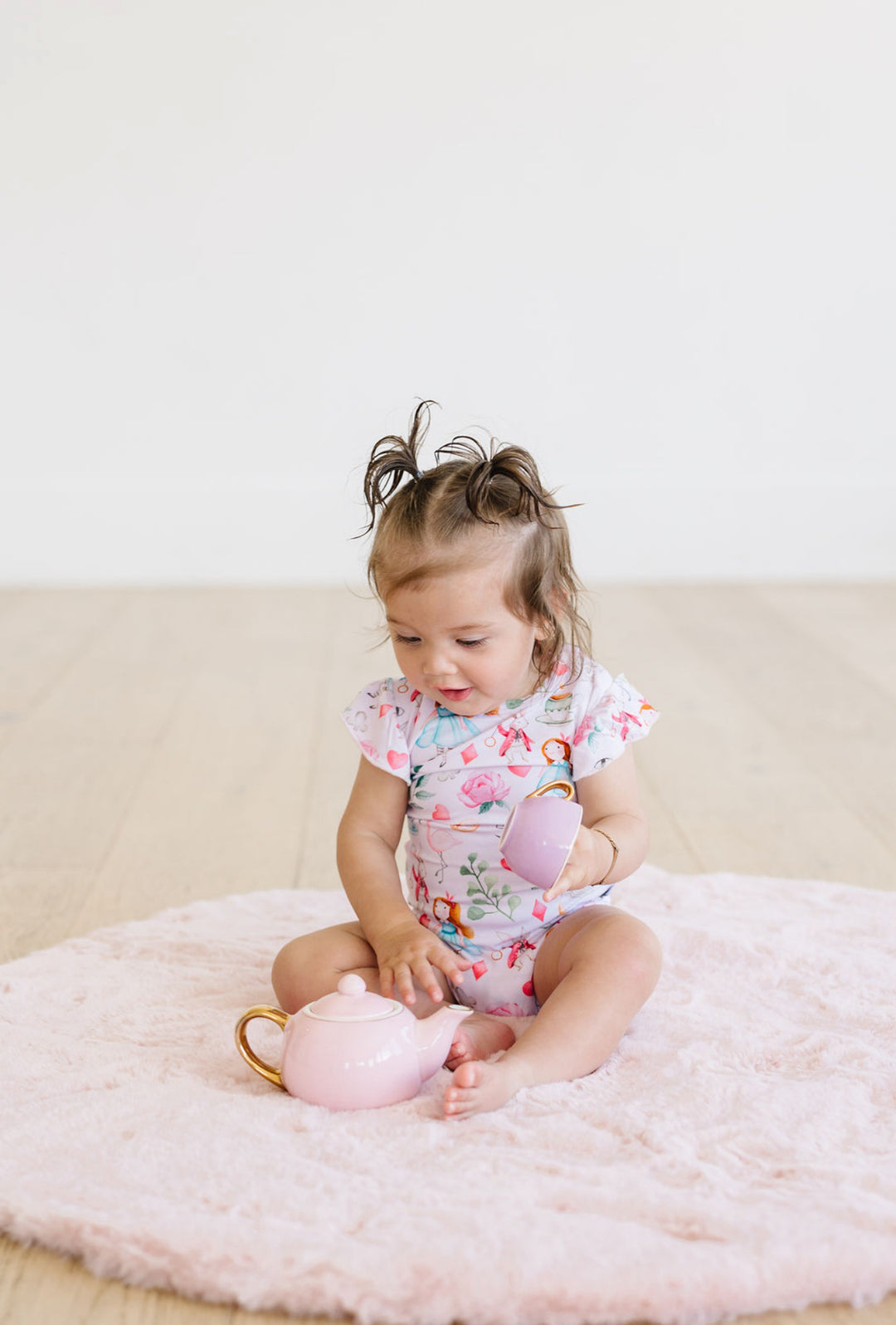 Alice in Wonderland - Ruffle Sleeve Bodysuit