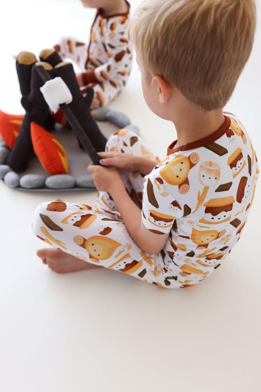 S'mores Print Bamboo Kids Pajama Set - Short Sleeve &amp; Pants